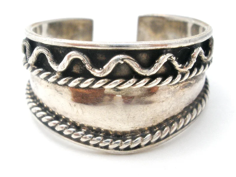 Women's rings lasting-chic-Sterling Silver Wide Band Ring Vintage