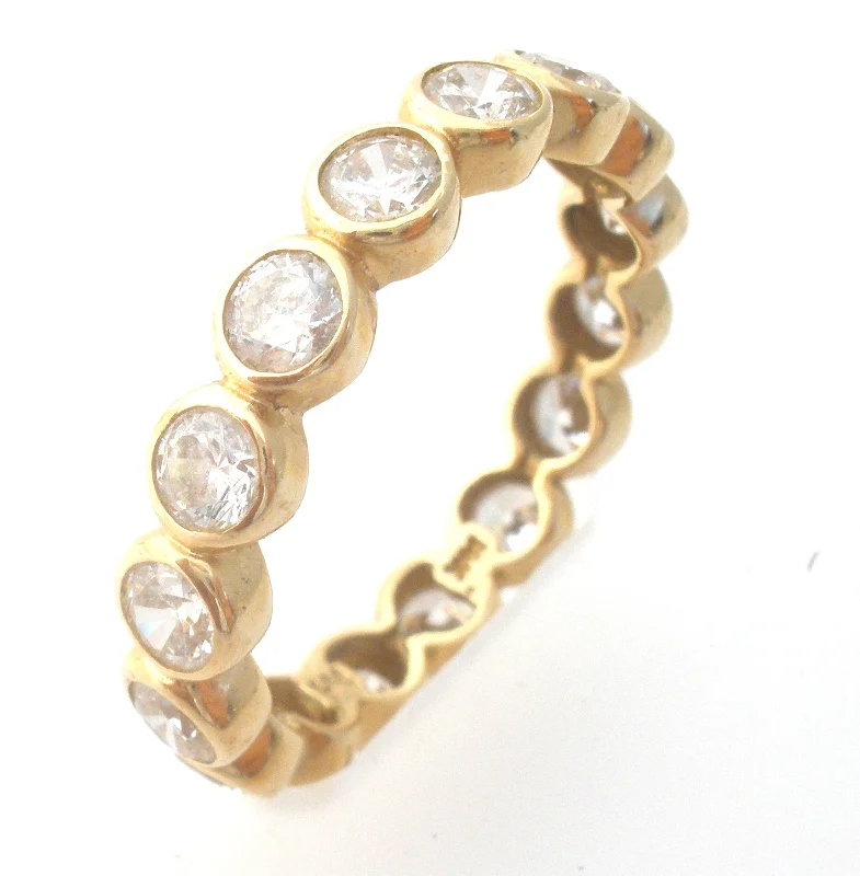 Women's rings bold-edge-14K Gold Eternity Ring Cubic Zirconia Size 9