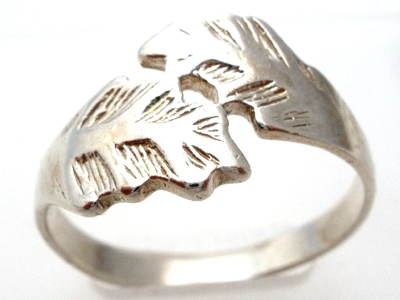 Women's rings glowing-accent-Sterling Silver Leaf Ring Size 11.5 Vintage