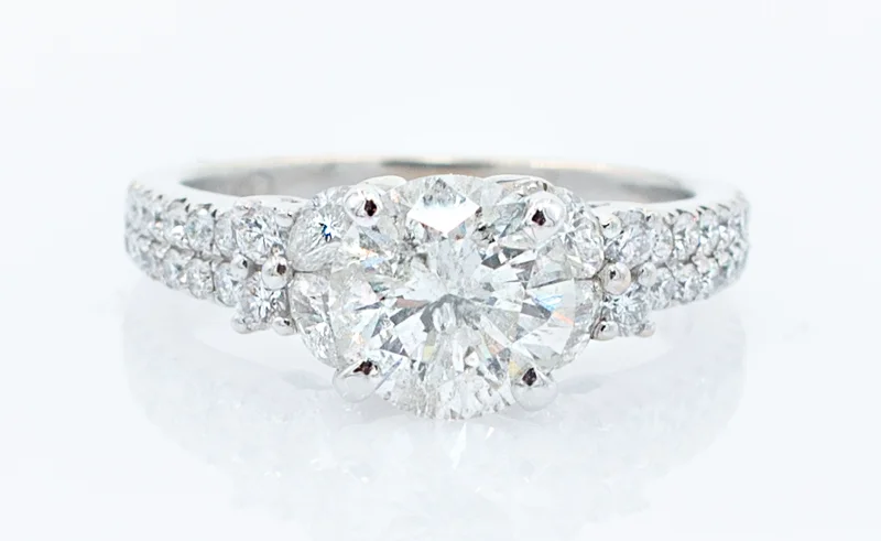 Women's engagement rings luxe-gem-Lady's Diamond Engagement Ring.